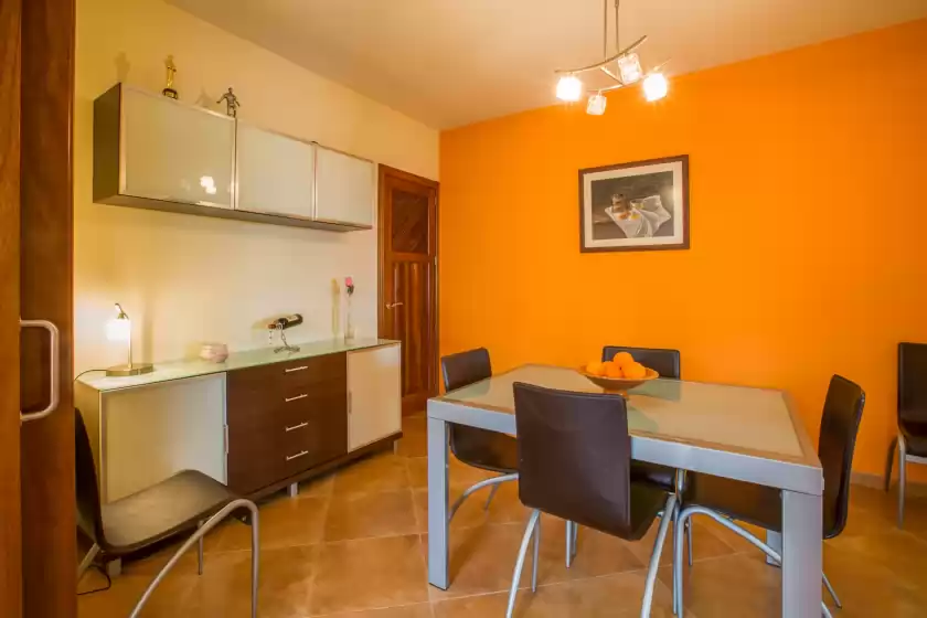 Holiday rentals in Carles, Vilafranca de Bonany