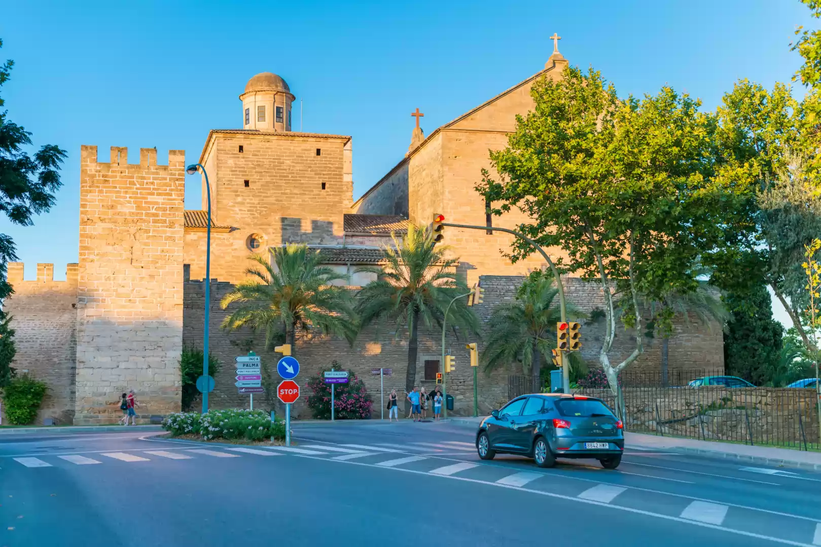 What to see in Iglesia de San Jaime, Mallorca Vacalia